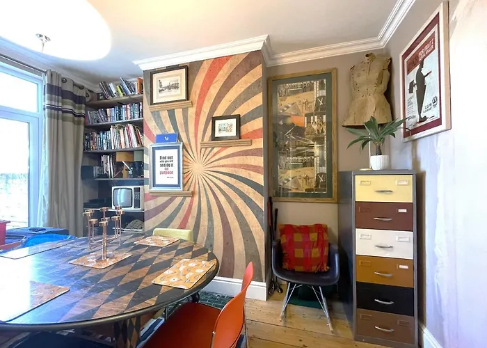 Cosy Period Bristol Property With Spacious Garden