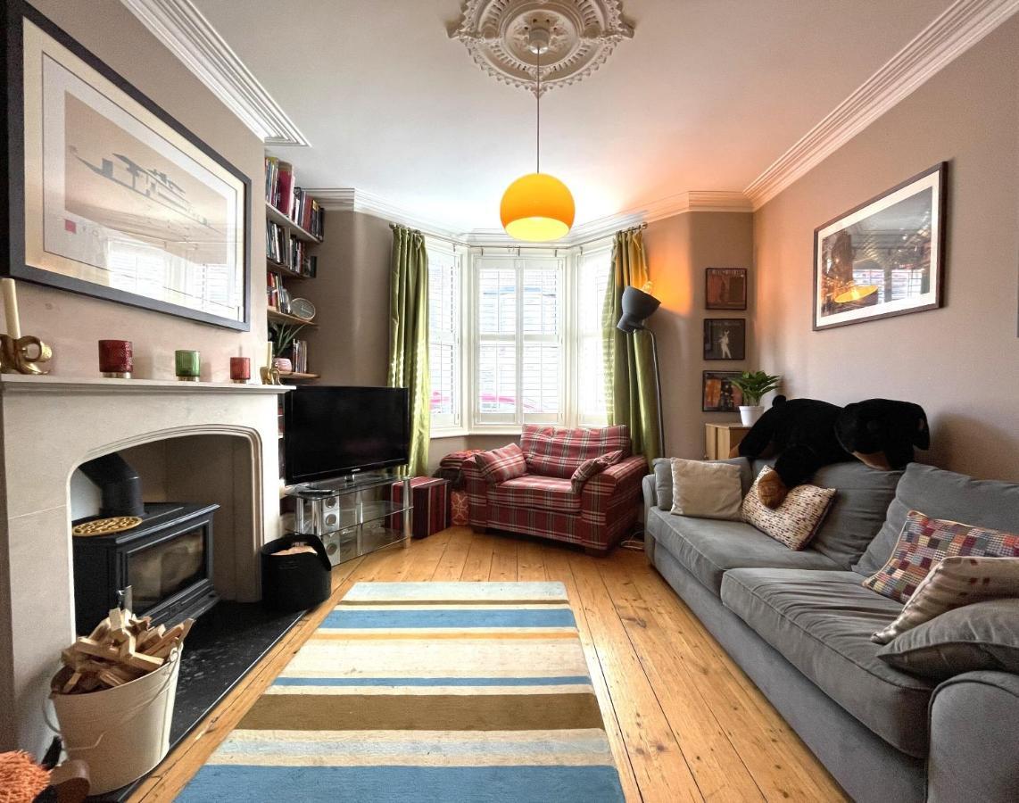 Casa de Férias Cosy Period With Spacious Garden